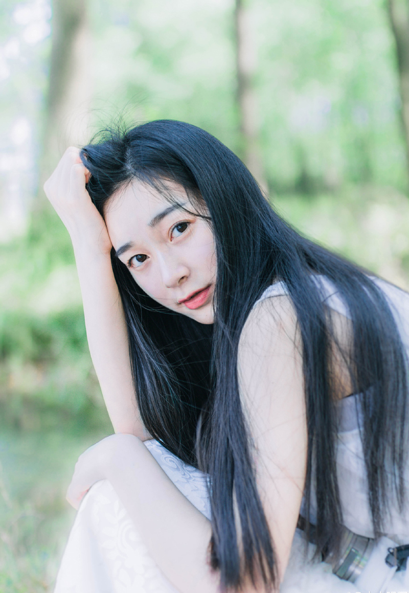“以士元的性格，恐怕不日便会打来，江州新定，人心不稳，我需在此坐镇，同时请严颜将军联络昔日部将，说降巴郡各城，幼常，我意让你秘密潜入成都，暗中联络成都世家，想办法挑拨成都世家！”诸葛亮看向马谡，一边在地图上勾勒，一边沉声道。